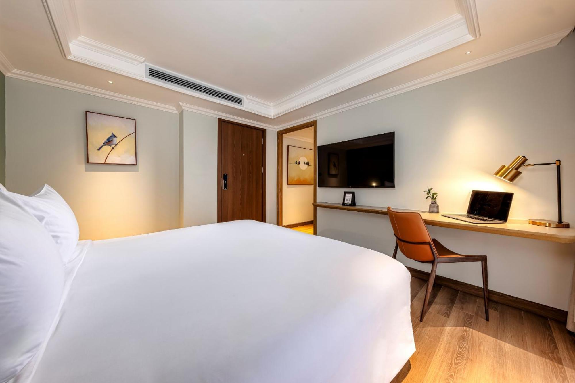 La Siesta Classic Hang Thung Hà Nội